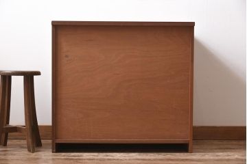 ヴィンテージ家具　北欧ビンテージ　チーク材　木のあたたかみを感じるようなカウンターキャビネット(チェスト、引き出し)