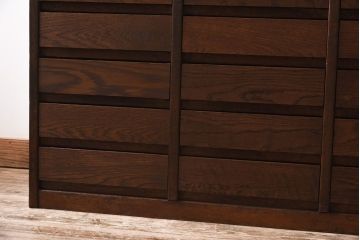 リメイク家具　前板ナラ材　40杯もの引き出しが付いた迫力満点なチェスト(引き出し、書類ケース)