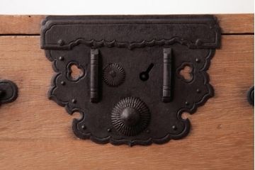 アンティーク家具　和製アンティーク　角手　前面桐材　上手物金具の庄内小箪笥(枕箪笥、和タンス、桐箪笥、桐たんす)