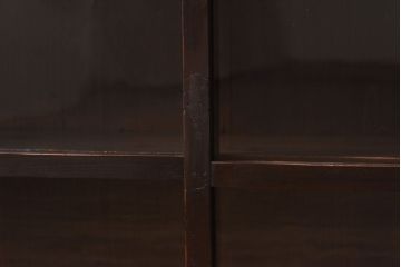 アンティーク家具　和製アンティーク　ガラスのゆらぎが魅力的なガラス戸棚