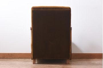 アンティーク家具　和製アンティーク　低めの高さが心地いいベルベット素材の1人掛けソファ(1)
