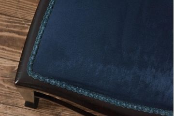 アンティーク家具　フランスアンティーク　オーク材　ブルーのファブリックがシックな印象与えるチェア(椅子)