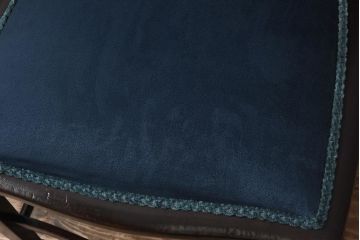 アンティーク家具　フランスアンティーク　オーク材　ブルーのファブリックがシックな印象与えるチェア(椅子)