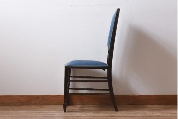 アンティーク家具　フランスアンティーク　オーク材　ブルーのファブリックがシックな印象与えるチェア(椅子)(1)