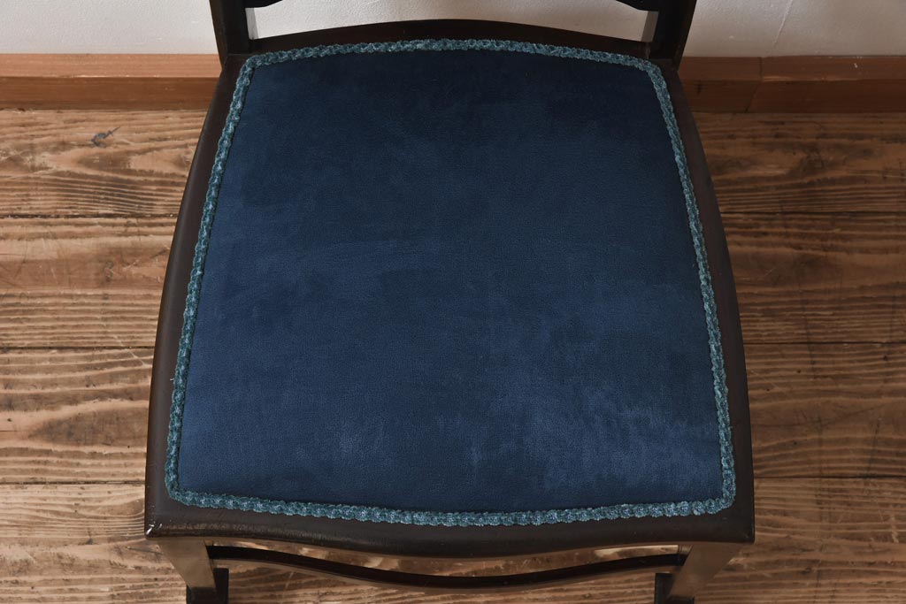 アンティーク家具　フランスアンティーク　オーク材　ブルーのファブリックがシックな印象与えるチェア(椅子)(1)