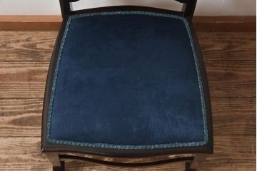 アンティーク家具　フランスアンティーク　オーク材　ブルーのファブリックがシックな印象与えるチェア(椅子)(1)