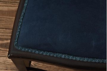 アンティーク家具　フランスアンティーク　オーク材　ブルーのファブリックがシックな印象与えるチェア(椅子)(1)