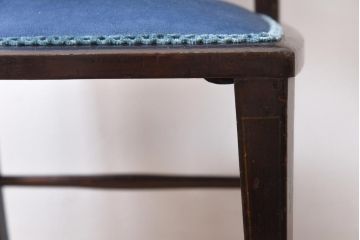 アンティーク家具　フランスアンティーク　オーク材　ブルーのファブリックがシックな印象与えるチェア(椅子)(1)