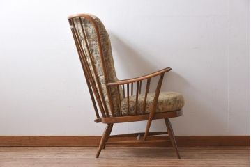 ヴィンテージ家具　イギリスビンテージ　ERCOL(アーコール)　柔らかな雰囲気漂うアームチェア(椅子)