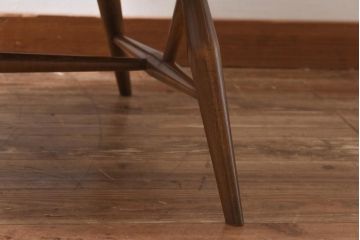 ヴィンテージ家具　イギリスビンテージ　ERCOL(アーコール)　柔らかな雰囲気漂うアームチェア(椅子)