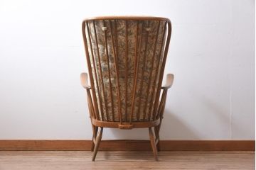 ヴィンテージ家具　イギリスビンテージ　ERCOL(アーコール)　柔らかな雰囲気漂うアームチェア(椅子)