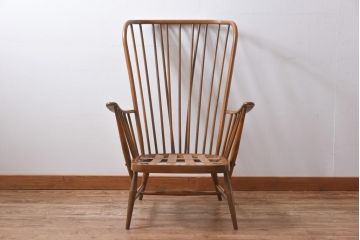 ヴィンテージ家具　イギリスビンテージ　ERCOL(アーコール)　柔らかな雰囲気漂うアームチェア(椅子)