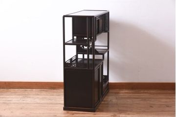 アンティーク家具　和製アンティーク　紫檀と漆の組み合わせが高級感醸し出す茶棚(収納棚、飾り棚)