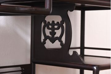 アンティーク家具　和製アンティーク　紫檀と漆の組み合わせが高級感醸し出す茶棚(収納棚、飾り棚)