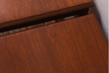 ヴィンテージ家具　北欧ビンテージ　チーク材のあたたかな色合いが魅力的なネストテーブル(サイドテーブル)