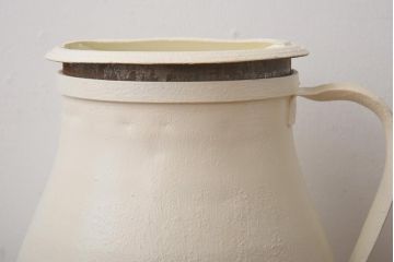 アンティーク雑貨　昭和レトロ アイボリーカラーが可愛らしいミルク缶(牛乳缶)(1)