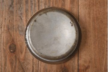 アンティーク雑貨　昭和レトロ アイボリーカラーが可愛らしいミルク缶(牛乳缶)(2)