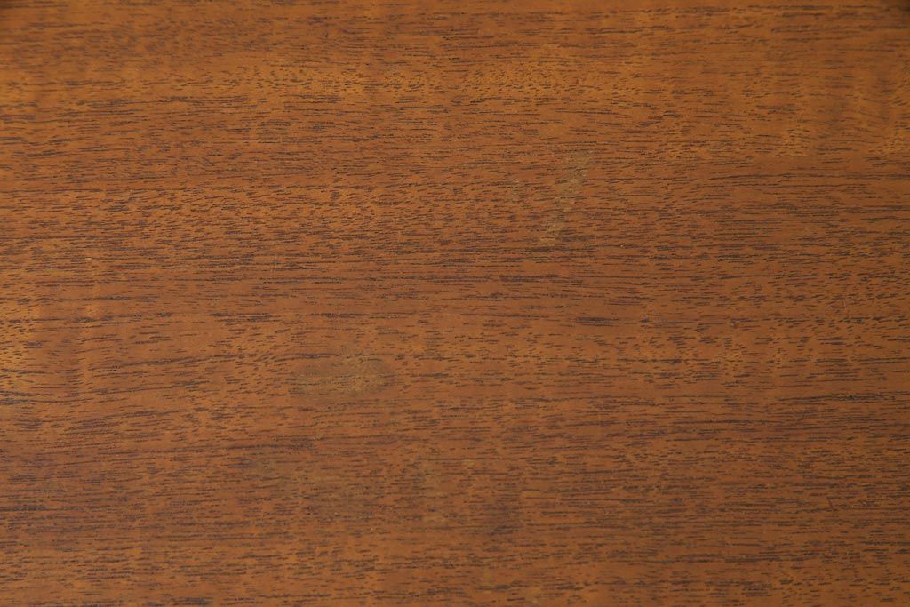 ヴィンテージ家具　北欧ビンテージ　yonger(ヤンガー)社　シャープなデザインがおしゃれなサイドボード