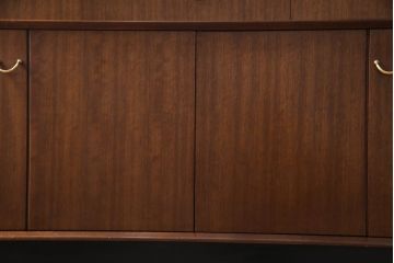 ヴィンテージ家具　北欧ビンテージ　G-PLAN　BBシリーズ　ブラックの脚がおしゃれなサイドボード(リビングボード、収納棚)