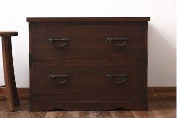 アンティーク家具　和製アンティーク　天板ヒノキ材　素朴な味わいが魅力の箪笥ローボード(ローチェスト)