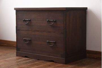 アンティーク家具　和製アンティーク　天板ヒノキ材　素朴な味わいが魅力の箪笥ローボード(ローチェスト)