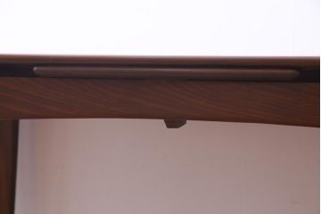 ヴィンテージ家具　北欧ビンテージ　チーク材　スタイリッシュな印象のエクステンションテーブル(バタフライテーブル、ダイニングテーブル)