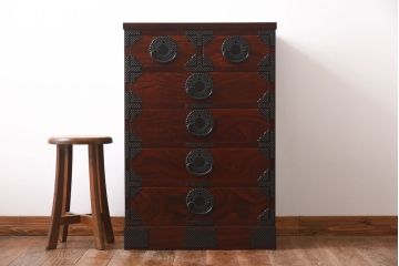 中古　伝統民芸家具　岩谷堂箪笥　アラレ金具が目を引く立長タンス(整理箪笥、チェスト)