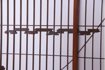和製アンティーク　ケヤキ材　上手物　大正ロマンな雰囲気高まる色ガラス入り衝立(パーテーション、間仕切り)