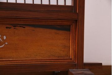 和製アンティーク　ケヤキ材　上手物　大正ロマンな雰囲気高まる色ガラス入り衝立(パーテーション、間仕切り)