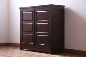 中古　松本民芸家具　お部屋に取り入れやすい和洋折衷な収納棚(戸棚)