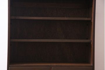 レトロ家具　和製アンティーク　物懐かしい佇まいが目を惹く昭和レトロな戸棚(収納棚、飾り棚、本棚)