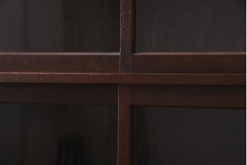 レトロ家具　和製アンティーク　物懐かしい佇まいが目を惹く昭和レトロな戸棚(収納棚、飾り棚、本棚)