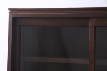 レトロ家具　和製アンティーク　物懐かしい佇まいが目を惹く昭和レトロな戸棚(収納棚、飾り棚、本棚)