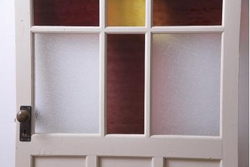 ペイント家具　色ガラス入り　十字の格子が目を引くドア(扉、建具)