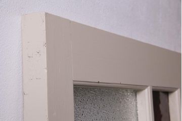 ペイント家具　色ガラス入り　十字の格子が目を引くドア(扉、建具)