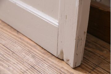 ペイント家具　色ガラス入り　十字の格子が目を引くドア(扉、建具)