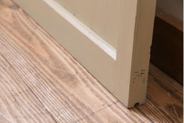 ペイント建具　柔らかな雰囲気を醸し出すガラス戸1枚(建具、引き戸)