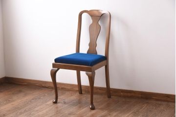 アンティーク家具　イギリスアンティーク　バーチ材　凛とした佇まいが素敵なチェア(ダイニングチェア)(1)