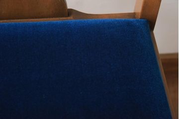 アンティーク家具　イギリスアンティーク　バーチ材　凛とした佇まいが素敵なチェア(ダイニングチェア)(1)
