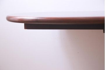 北欧家具　デンマーク　深みを帯びたなめらかなチーク材のエクステンションテーブル(ダイニングテーブル、拡張式テーブル)