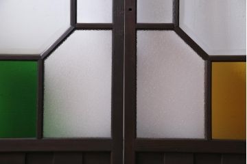 大正ロマン　当時物色ガラス　黄色と緑のアクセントがお洒落なガラス戸2枚セット(引き戸、建具)