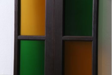 大正ロマン　当時物色ガラス　黄色と緑のアクセントがお洒落なガラス戸2枚セット(引き戸、建具)(1)