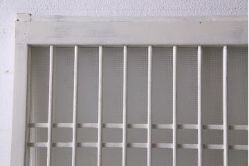 ペイント建具　昭和初期　レトロな印象与える幅狭タイプの板戸1枚(建具)