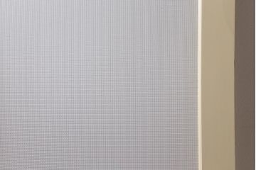 ペイント建具　明るい印象を与えるレトロなプレスガラス入りのドア(扉)