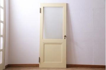ペイント建具　明るい印象を与えるレトロなプレスガラス入りのドア(扉)
