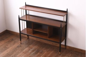 ヴィンテージ家具　イギリスビンテージ　G-PLAN(ジープラン)　Tola&Black　シャープなシルエットが格好良いサイドボード(収納棚)