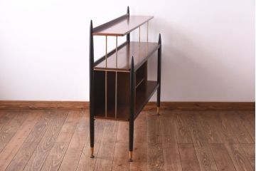 ヴィンテージ家具　イギリスビンテージ　G-PLAN(ジープラン)　Tola&Black　シャープなシルエットが格好良いサイドボード(収納棚)