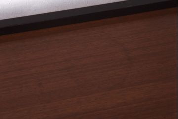 ヴィンテージ家具　イギリスビンテージ　G-PLAN(ジープラン)　Tola&Black　シャープなシルエットが格好良いサイドボード(収納棚)