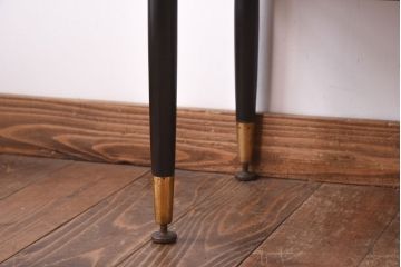 ヴィンテージ家具　イギリスビンテージ　G-PLAN(ジープラン)　Tola&Black　シャープなシルエットが格好良いサイドボード(収納棚)