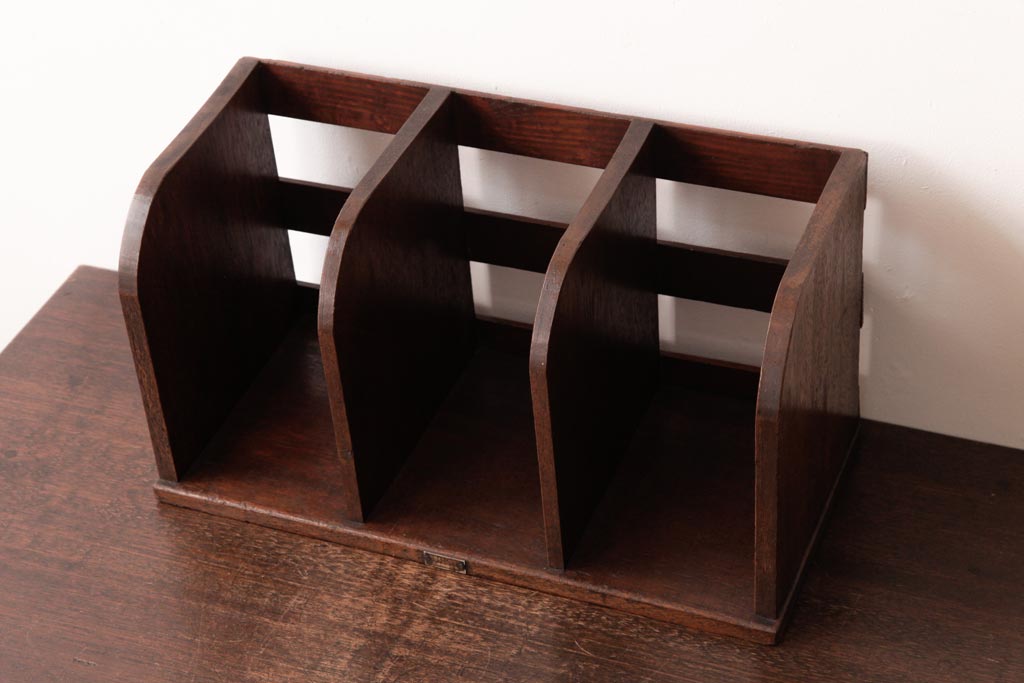 アンティーク雑貨　昭和レトロ　シンプルなブックスタンド(本立て)